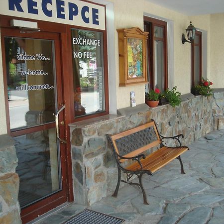 Sport Hotel Pomi Harrachov Esterno foto