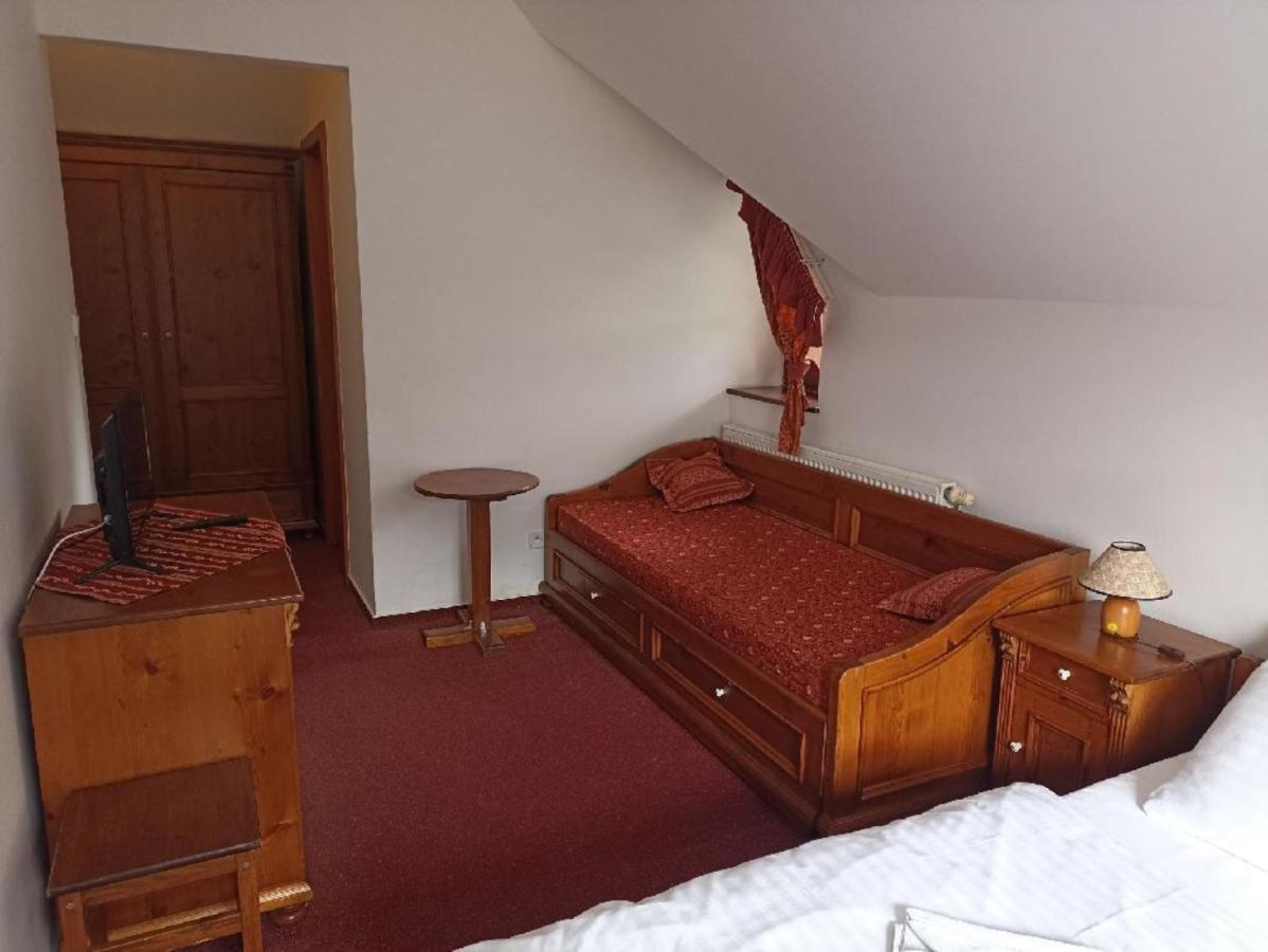 Sport Hotel Pomi Harrachov Esterno foto