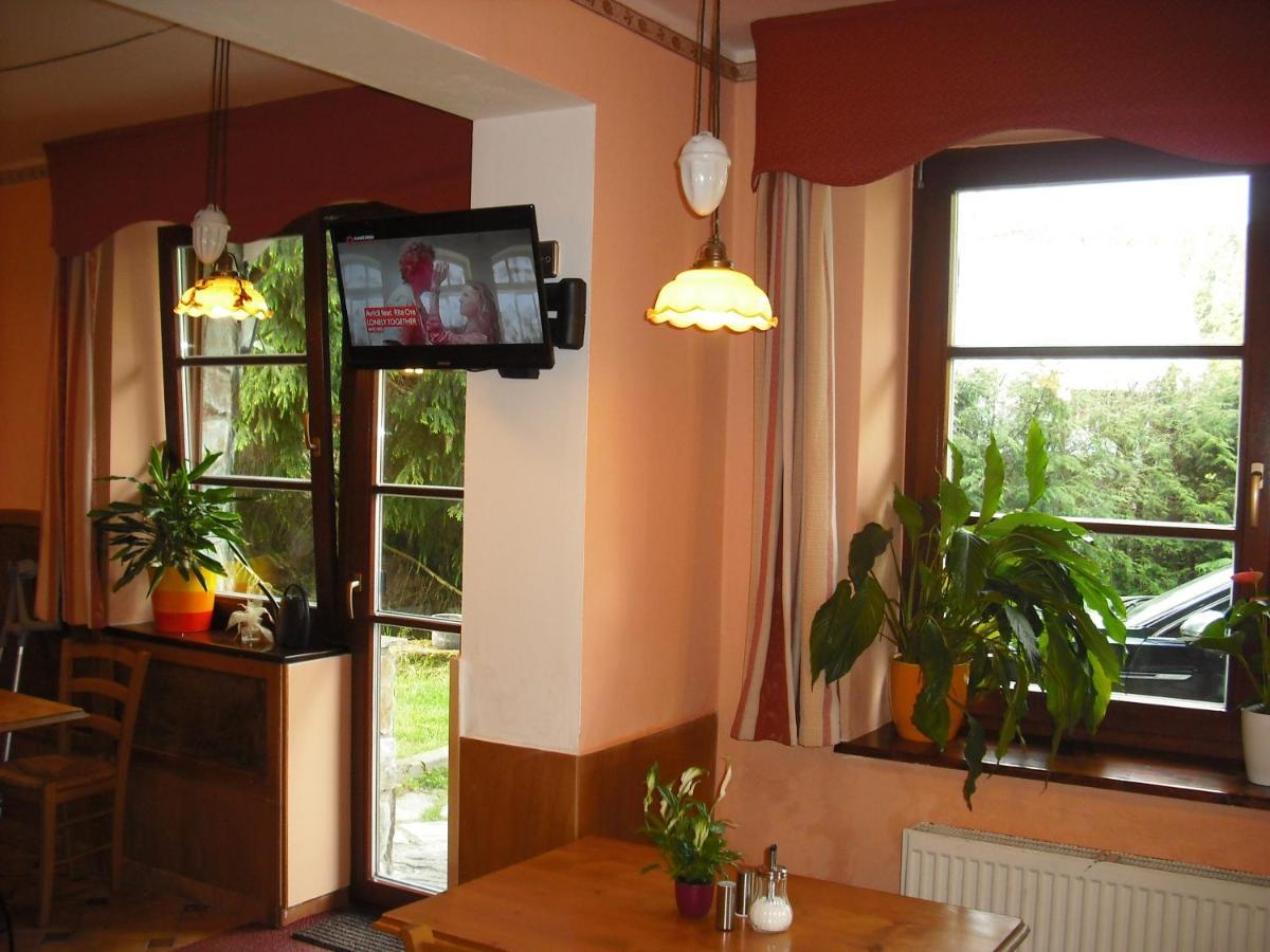 Sport Hotel Pomi Harrachov Esterno foto