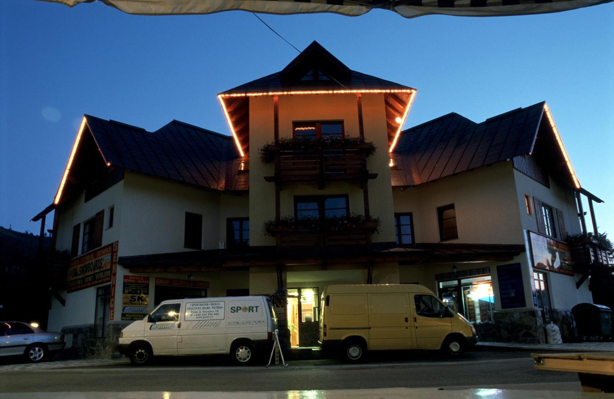 Sport Hotel Pomi Harrachov Esterno foto